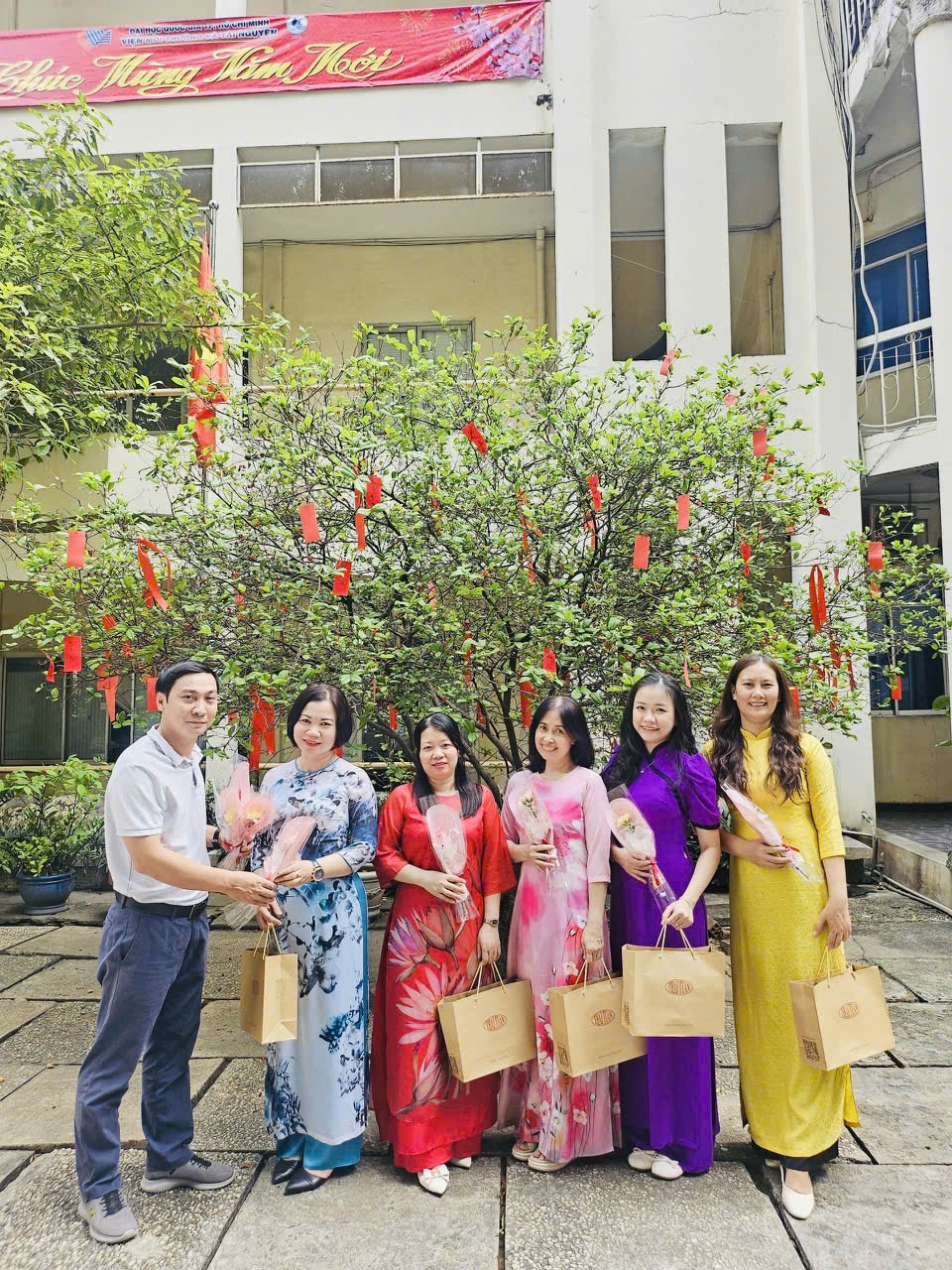 Chào mừng Ngày Quốc tế Phụ nữ 8/3